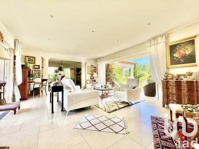 Maison - 180 m² - 5 pièces