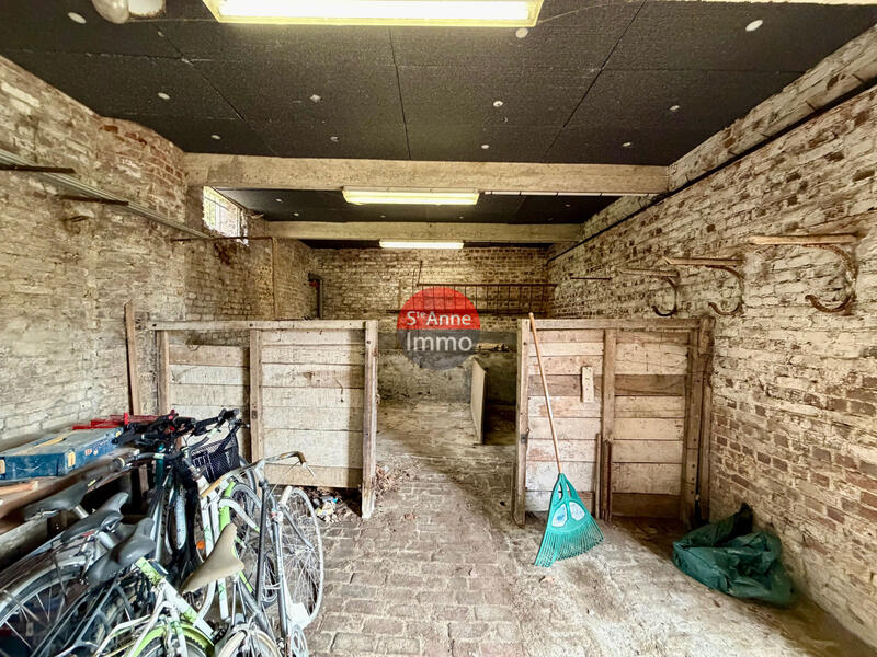 Maison - 220 m² - 7 pièces