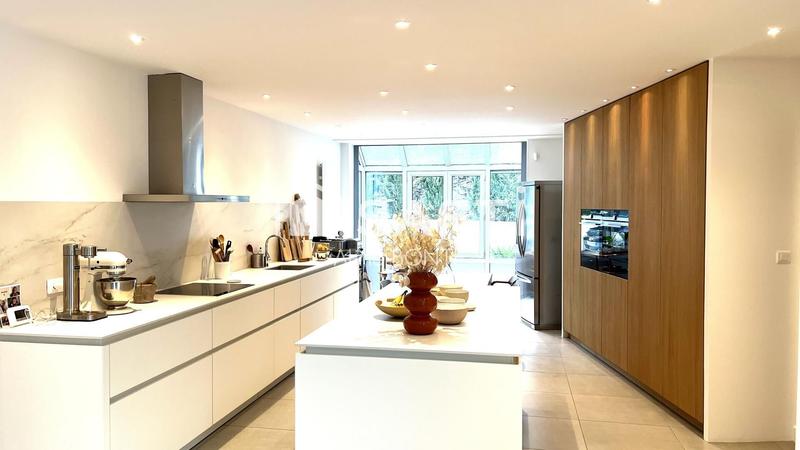 Maison - 312 m² - 7 pièces