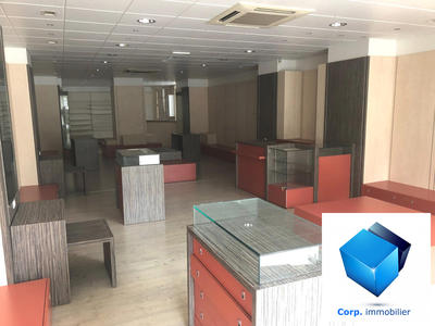 Local commercial - 220 m²