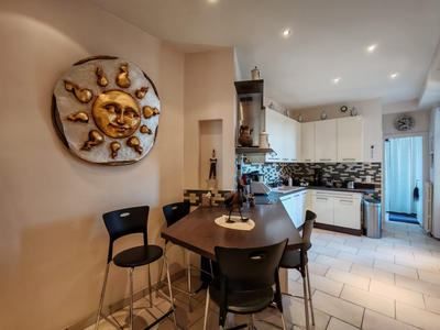 Appartement - 185 m² - 4 pièces