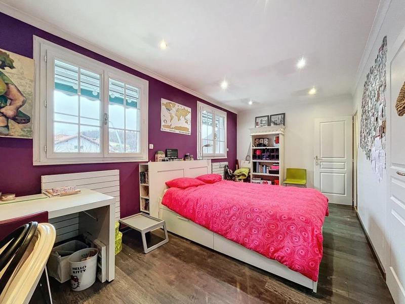 Propriété - 179 m² - 7 pièces