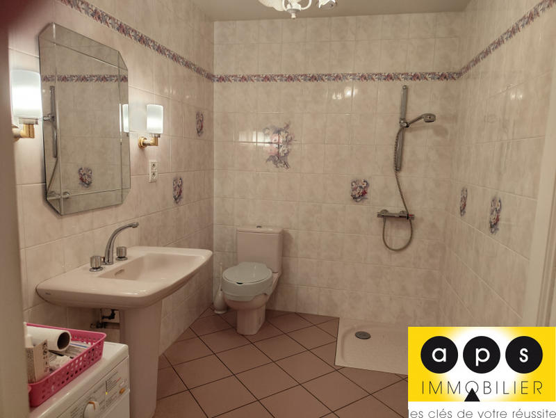 Maison - 220 m² - 14 pièces