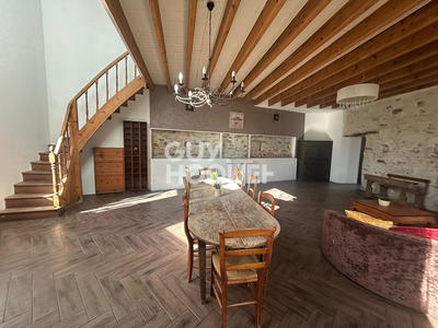 Maison - 180 m² - 7 pièces