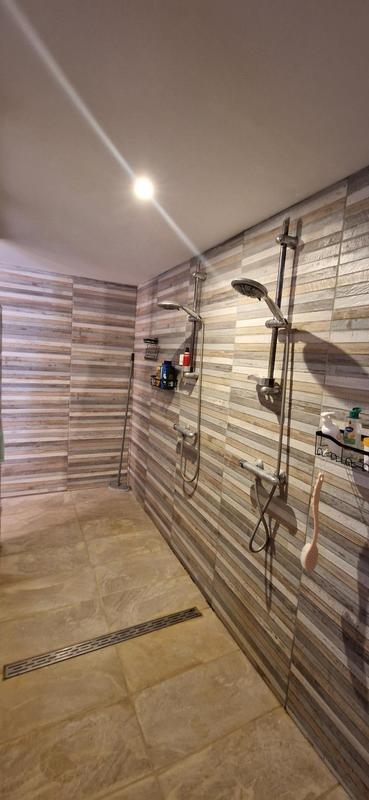 Maison - 230 m² - 6 pièces