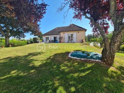 Maison traditionnelle - 134 m² - 6 pièces