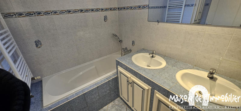 Appartement - 102 m² - 3 pièces