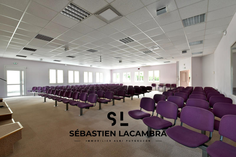 Local commercial - 253 m² - 4 pièces