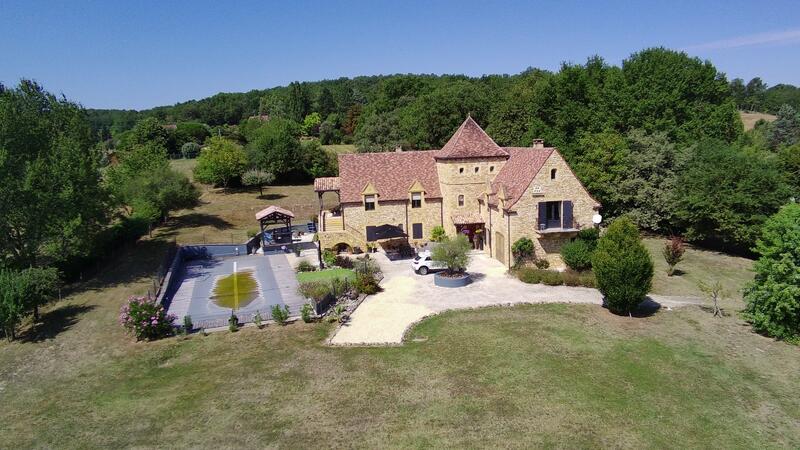 Demeure - 450 m² - 9 pièces