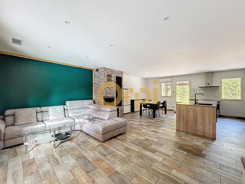 Maison - 99 m² - 5 pièces