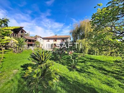 Maison - 180 m² - 5 pièces