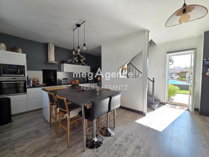 Maison - 101 m² - 5 pièces
