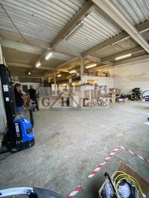 Entrepôt - 345 m²