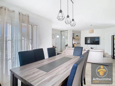 Maison - 97 m² - 4 pièces