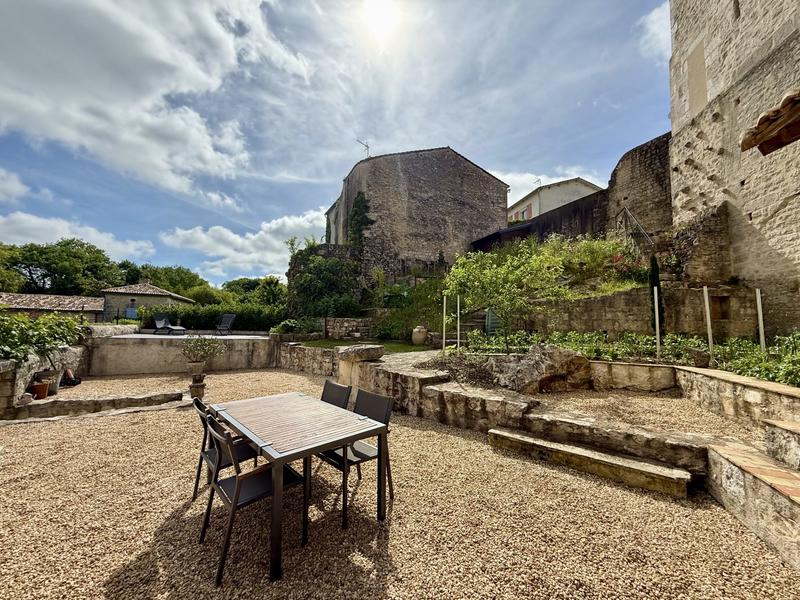 Maison - 180 m² - 4 pièces