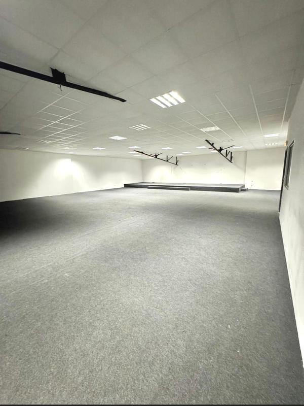 Local commercial - 200 m²