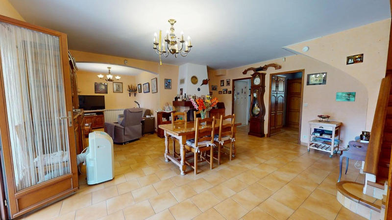 Maison - 172 m² - 7 pièces