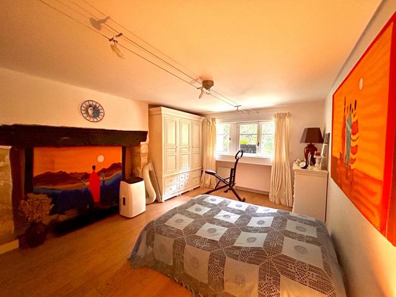 Maison - 270 m² - 8 pièces