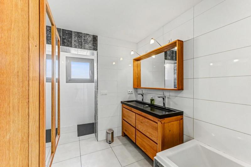 Demeure - 287 m² - 11 pièces