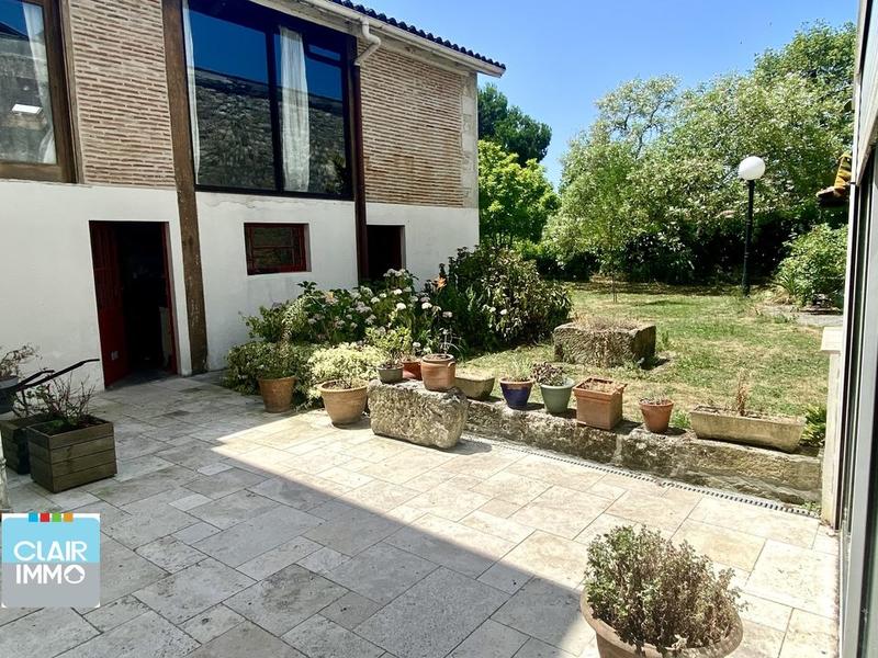 Maison de ville - 335 m² - 10 pièces