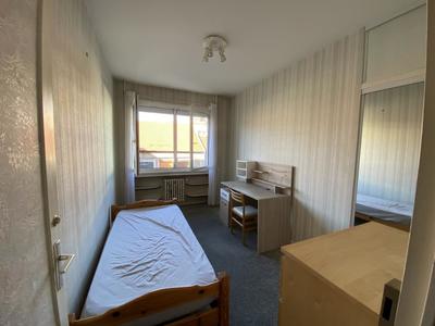 Appartement - 96 m² - 5 pièces