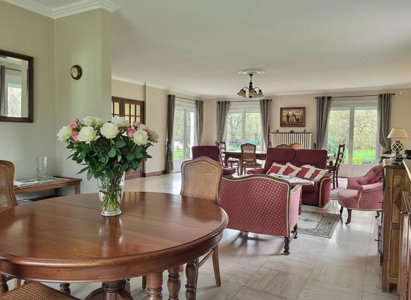 Maison - 203 m² - 7 pièces