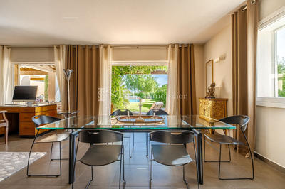 Villa - 314 m² - 6 pièces