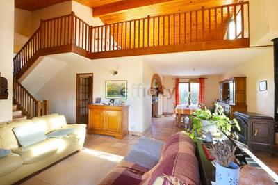 Maison - 148 m² - 6 pièces