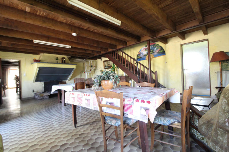 Maison - 235 m² - 8 pièces