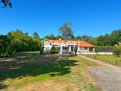 Maison - 171 m² - 6 pièces