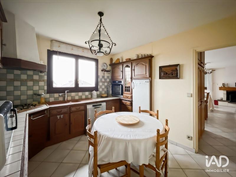 Maison - 174 m² - 8 pièces