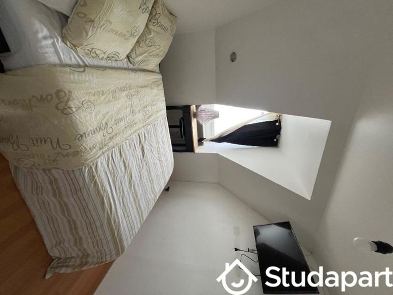 Chambre - 11 m² - 1 pièce