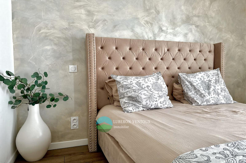 Maison - 246 m² - 8 pièces