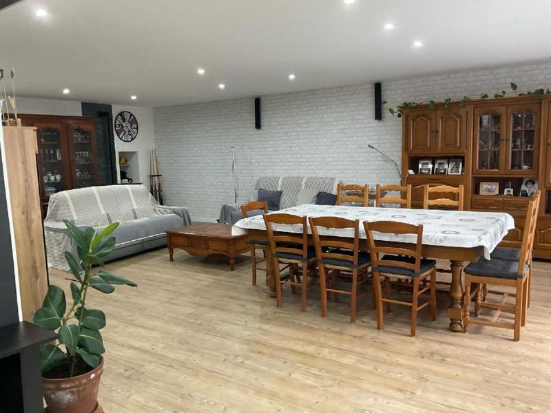 Maison - 162 m² - 8 pièces