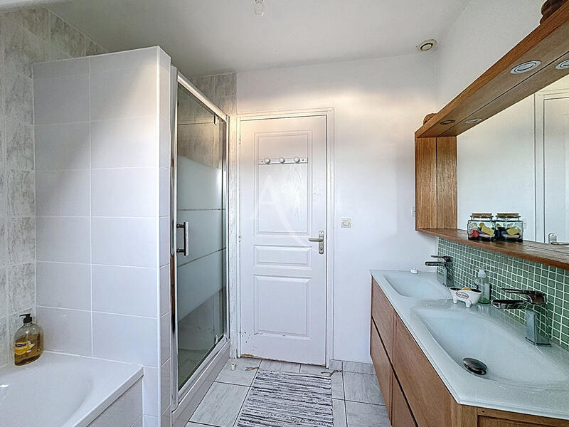 Maison - 117 m² - 6 pièces