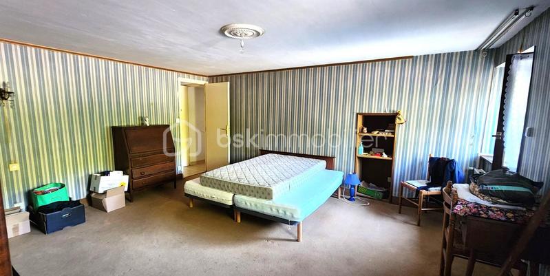 Maison - 211 m² - 7 pièces