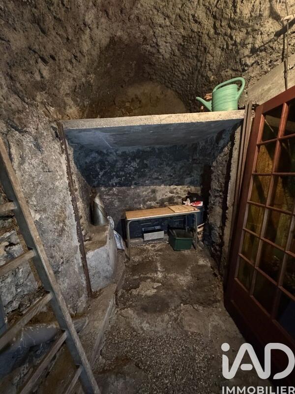 Maison - 202 m² - 8 pièces