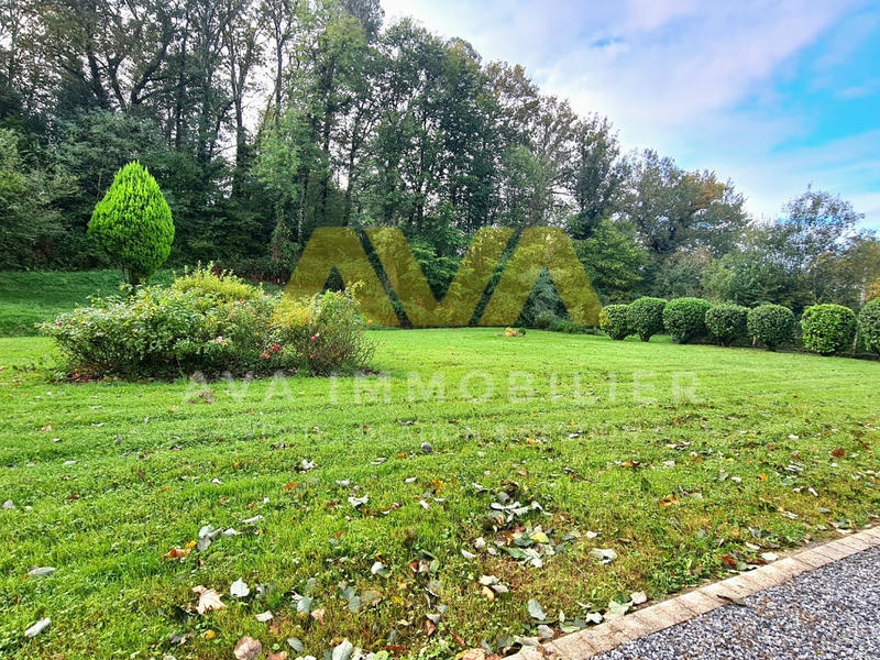 Maison - 209 m² - 9 pièces