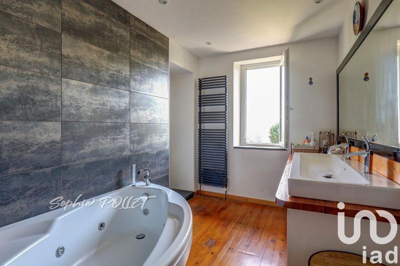 Maison - 350 m² - 10 pièces