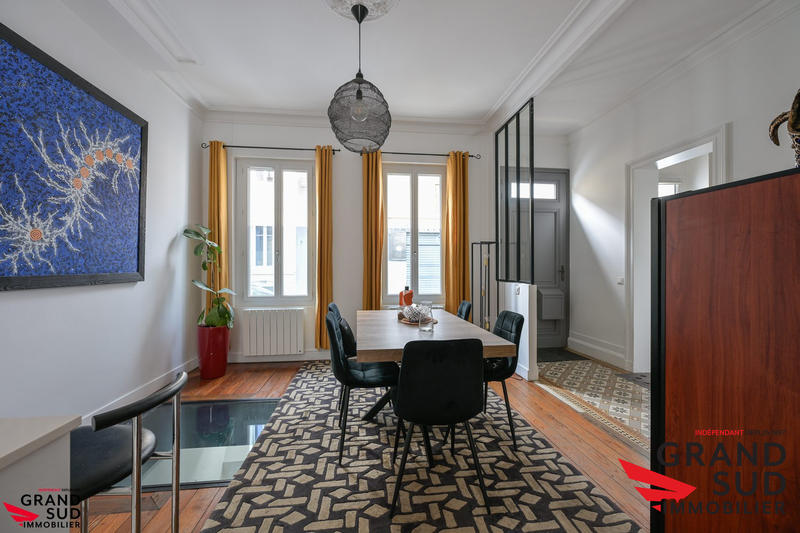 Maison - 214 m² - 7 pièces