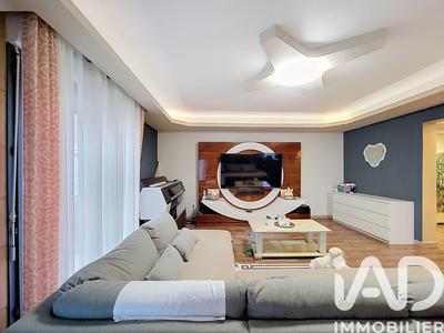 Maison - 217 m² - 8 pièces