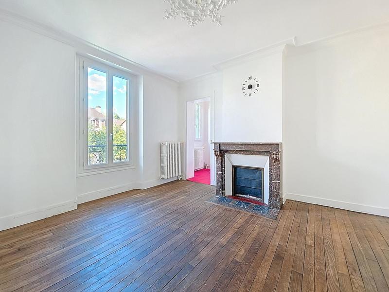 Maison - 317 m² - 9 pièces