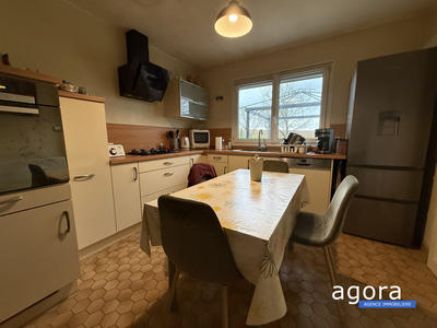 Maison - 98 m² - 5 pièces