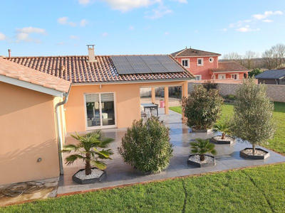 Villa - 100 m² - 3 pièces