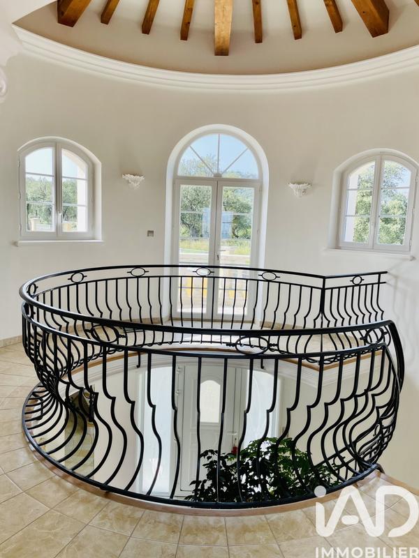 Maison - 732 m² - 20 pièces