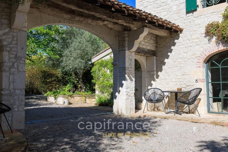 Demeure - 352 m² - 10 pièces