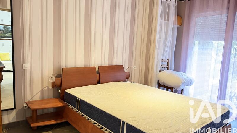 Maison - 350 m² - 17 pièces