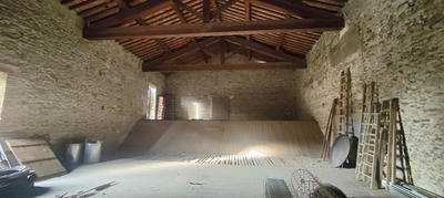 Maison de village - 300 m² - 2 pièces