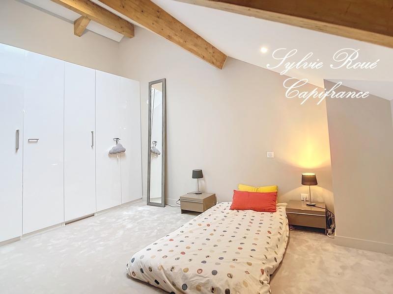 Maison - 430 m² - 12 pièces