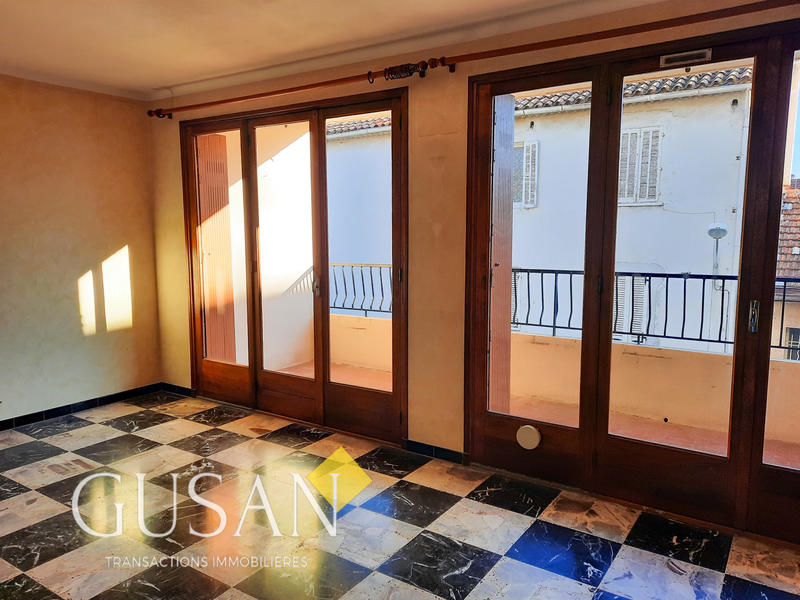 Appartement - 80 m² - 4 pièces